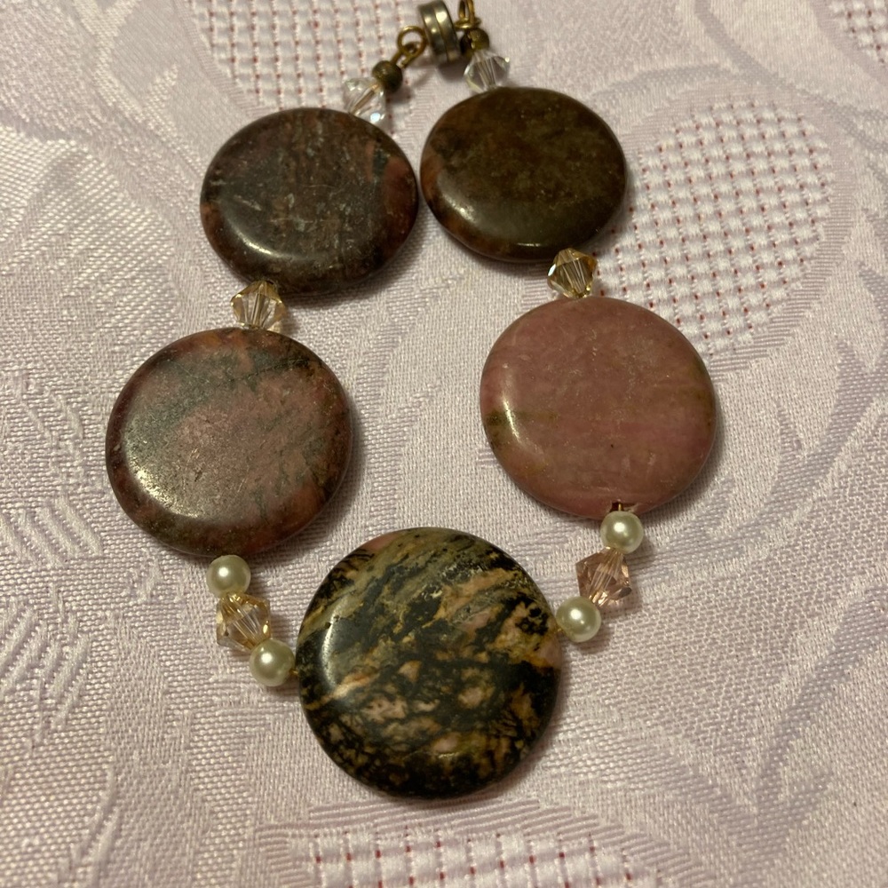 Jasper stone and pearl bracelet.